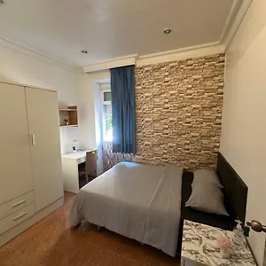 Habitación En Piso Compartido En Capital , Málaga España
